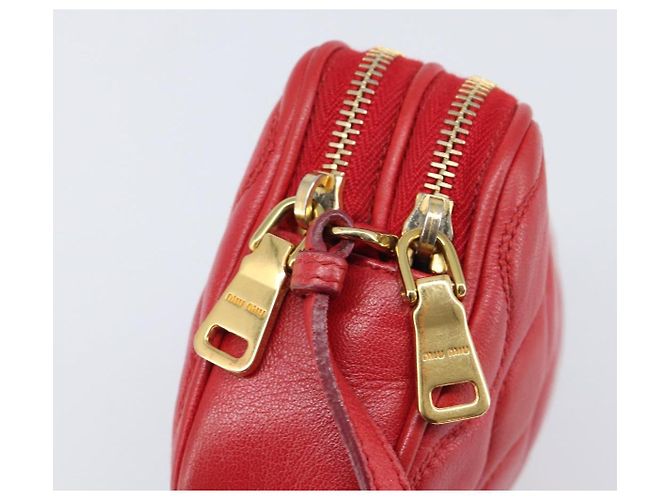 Pouch Miu Miu in pelle rossa tono oro Auth 200834V Rosso - vista 15
