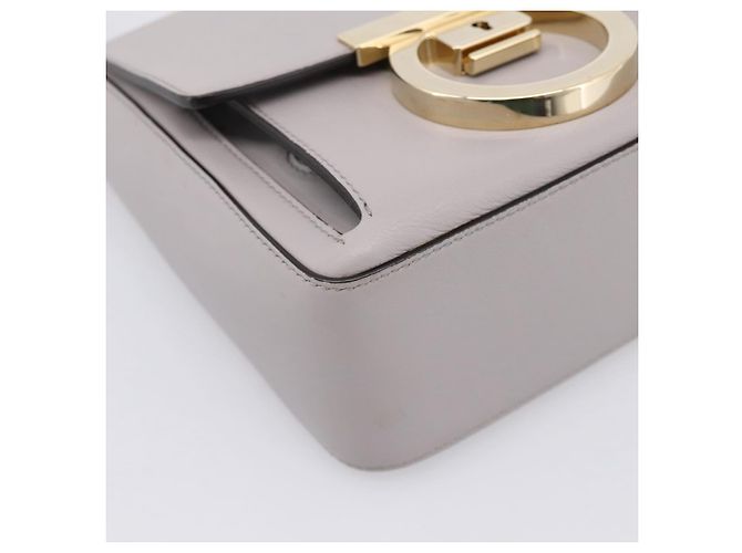 Borsa a tracolla Salvatore Ferragamo Gancini in pelle grigia e oro Auth ka6000V Marrone D'oro - vista 11