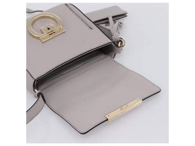 Borsa a tracolla Salvatore Ferragamo Gancini in pelle grigia e oro Auth ka6000V Marrone D'oro - vista 17