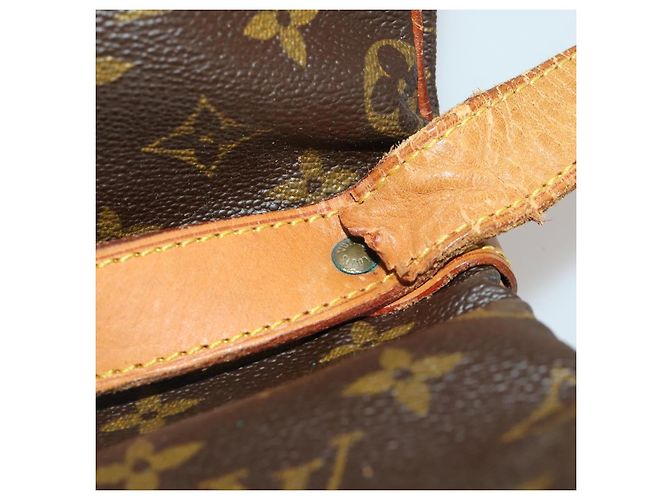 LOUIS VUITTON Monogram Saumur 43 Shoulder Bag M42252 LV Auth 198992 Monogramma - vista 8