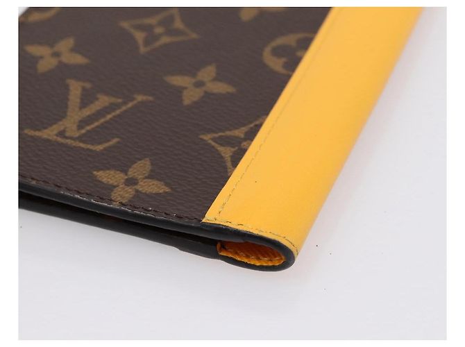 LOUIS VUITTON Monogram Macassar Couverteur Passport NM M12827 LV Auth 200109V Giallo Monogramma - vista 10