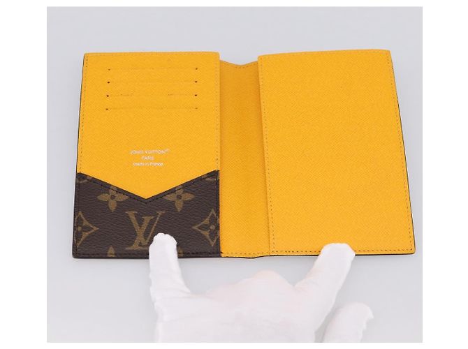 LOUIS VUITTON Monogram Macassar Couverteur Passport NM M12827 LV Auth 200109V Giallo Monogramma - vista 13
