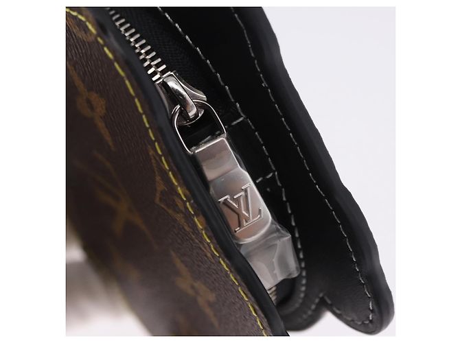 LOUIS VUITTON Monogram LV Panda Bag Charm White M03397 LV Auth 202108SM Bianco Monogramma - vista 17