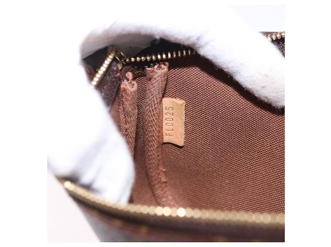 LOUIS VUITTON Monogram Cherry Mini Pochette Accessoires Pouch LV Auth 198316SAV Monograma - vista 11