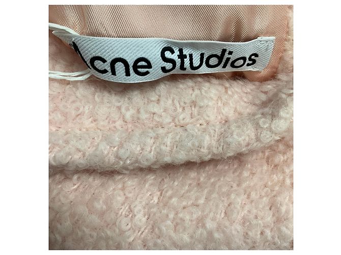 Acne Studios Einreihiger Bouclé-Mantel mit Gürtel in Powder Pink - Ansicht 4
