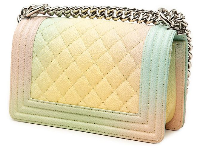 Borsa a tracolla Chanel Small Quilted Caviar Rainbow Boy Flap Verde - vista 2