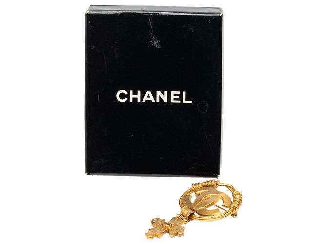 Spilla Croce Chanel CC placcata oro D'oro - vista 4