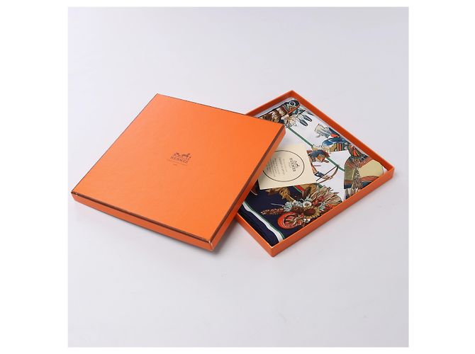 Hermès Carré 90 "Kachinas" Seidentuch in Navy Blue Marineblau - Ansicht 15