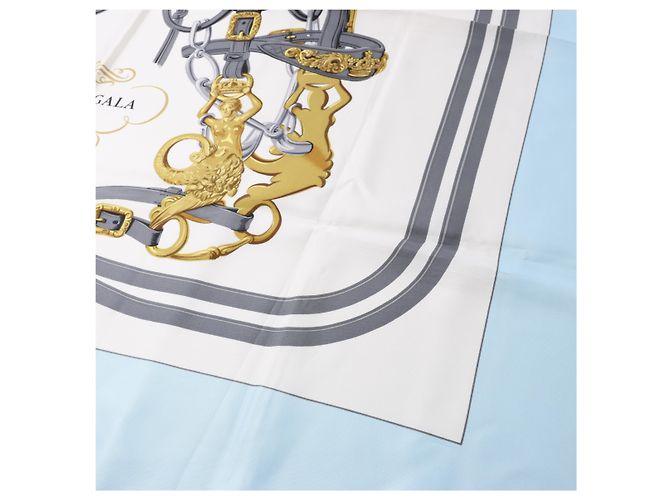 Hermès Carré 90 "BRIDES de GALA" Seidentuch in Blau - Ansicht 10