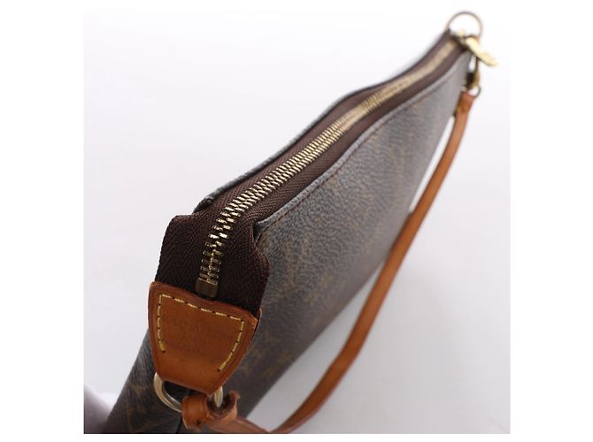 Louis Vuitton Pochette Accessoire Monogram Canvas Handbag in Brown M51980 Marrone - vista 5