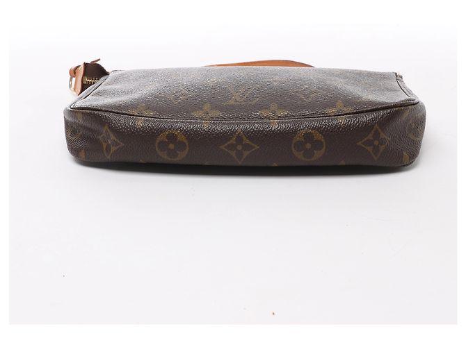 Louis Vuitton Pochette Accessoire Monogram Canvas Handbag in Brown M51980 Marrone - vista 6