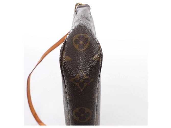 Louis Vuitton Pochette Accessoire Monogram Canvas Handbag in Brown M51980 Marrone - vista 7