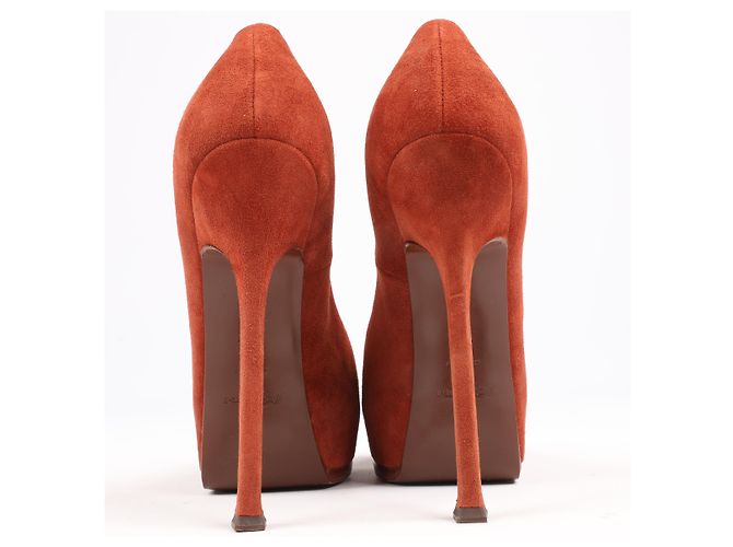 Autre Marque Saint Laurent Tribute Two Brown Suede Pumps, Size 37.5 EU Marrone - vista 9