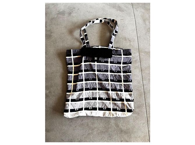 Chanel Borsa a tracolla in tessuto trapuntato nero - vista 6
