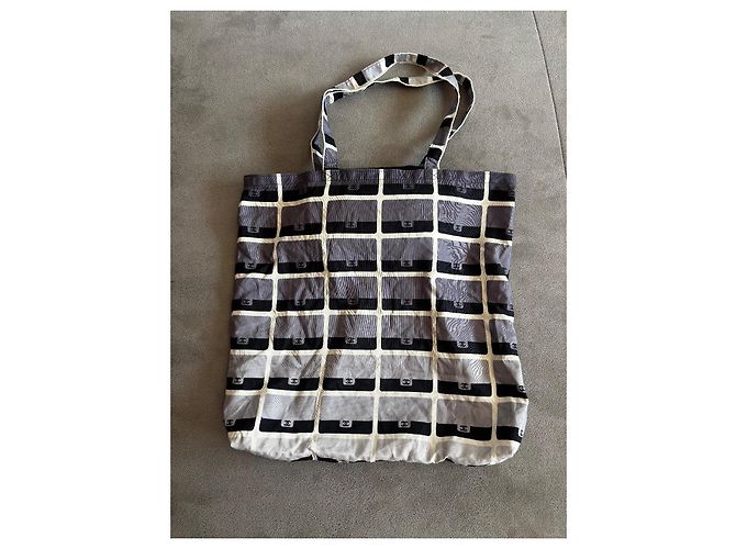 Chanel Borsa a tracolla in tessuto trapuntato nero - vista 7