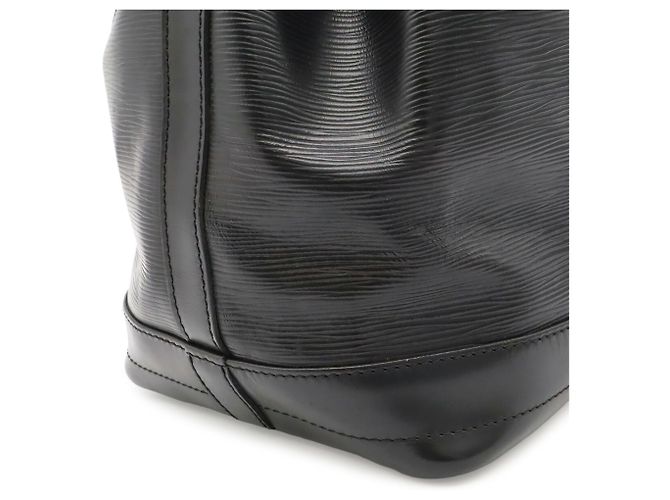 Borsa a tracolla Louis Vuitton Epi Noe Nero - vista 10