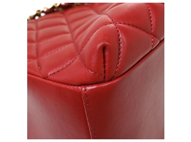 Chanel Trendy CC Top Handle Quilted Lambskin Medium Rosso - vista 6