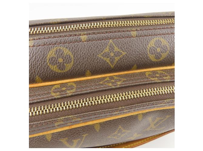 Borsa a tracolla Louis Vuitton Reporter PM in pelle Monogram marrone - vista 10