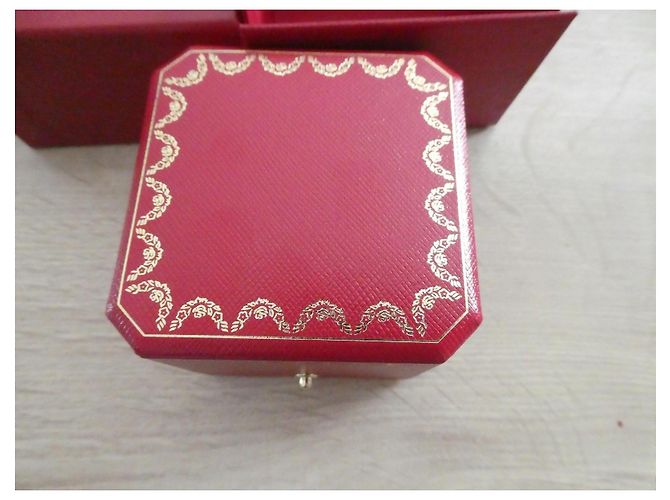 Cartier Red Leather Ring Box Gold hardware - view 4