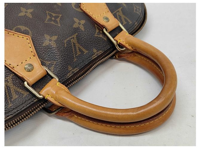 Louis Vuitton Alma Monogram Canvas MM Marrone - vista 3