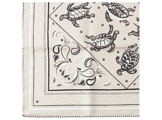 Foulard di seta Hermès Les Tortues marrone 55 - vista 10