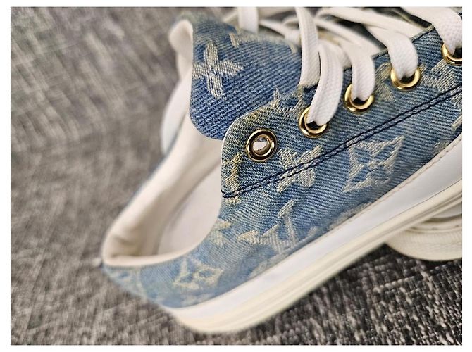 Baskets Louis Vuitton Monogram Denim Blanc Bleu - vue 14
