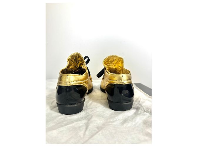 Baskets Chanel en cuir doré à bout renforcé Noir - vue 10