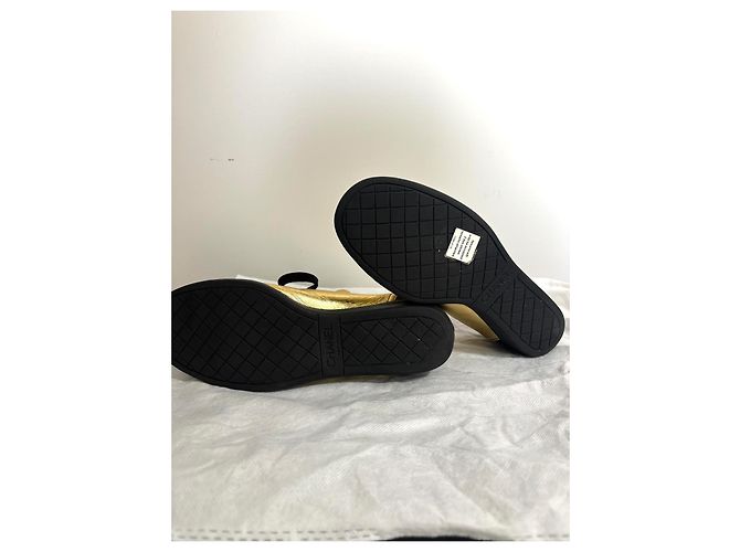 Baskets Chanel en cuir doré à bout renforcé Noir - vue 11