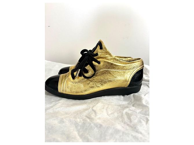 Baskets Chanel en cuir doré à bout renforcé Noir - vue 7