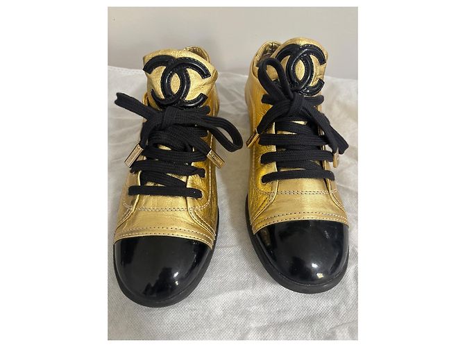 Baskets Chanel en cuir doré à bout renforcé Noir - vue 8