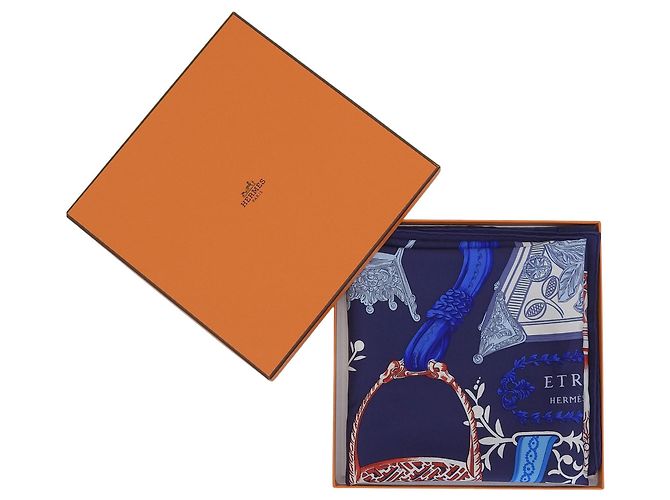 Foulard di seta Hermès Etriers Carre 90 Rosso Blu Blu navy - vista 2
