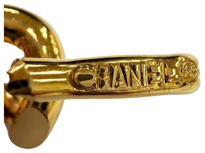 Chanel Vintage 93A Münzkettengürtel mit Metall-Logo-Plakette und Coco-Markierung Golden - Ansicht 8