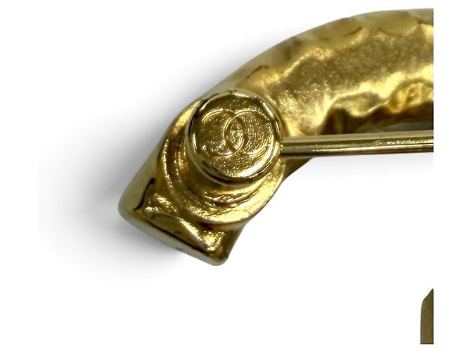 Chanel A24S ABD375 Coco Mark Brosche mit Kunstperlen Weiß Golden - Ansicht 6