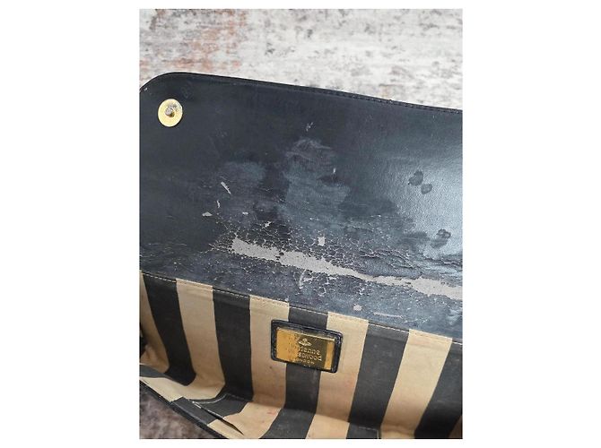 Vivienne Westwood Clutch aus schwarzem Lackleder in Python-Optik - Ansicht 6