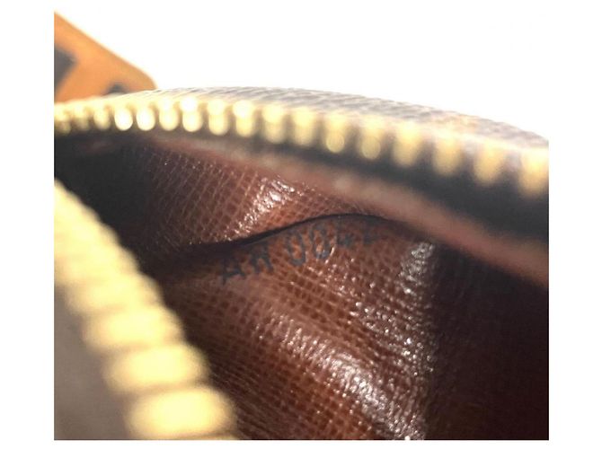 Bolso de hombro Louis Vuitton Nile Castaño - vista 10