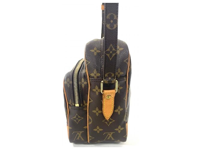 Bolso de hombro Louis Vuitton Nile Castaño - vista 2