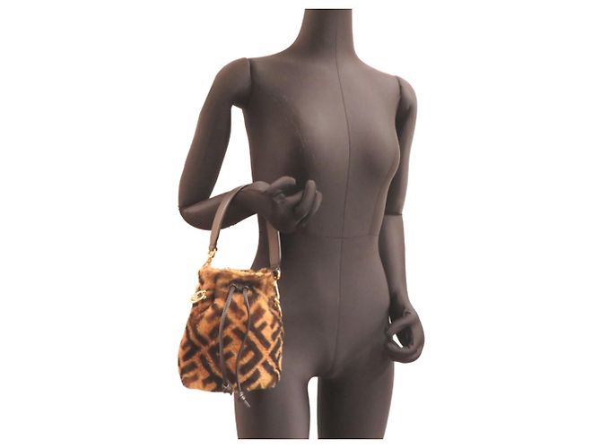 Borsa in pelliccia Fendi Mon Trésor Brown Marrone - vista 9