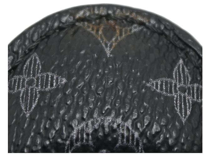 Vivienne Portachiavi Louis Vuitton Monogram Eclipse Nero - vista 7