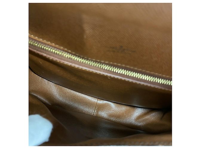 Borsa a tracolla Louis Vuitton Monogram Saint Cloud GM Marrone - vista 4
