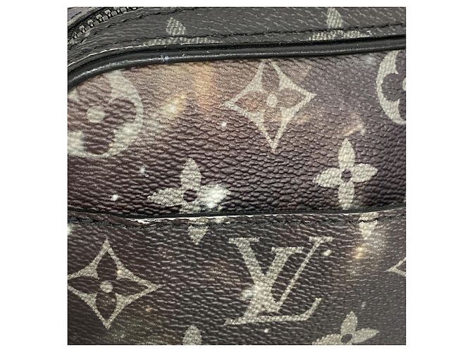 Borsa a tracolla Louis Vuitton Monogram Galaxy Alpha Nero - vista 10