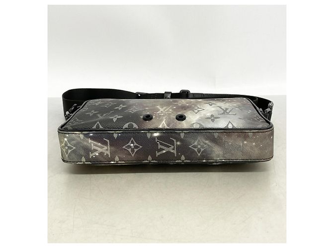 Borsa a tracolla Louis Vuitton Monogram Galaxy Alpha Nero - vista 3