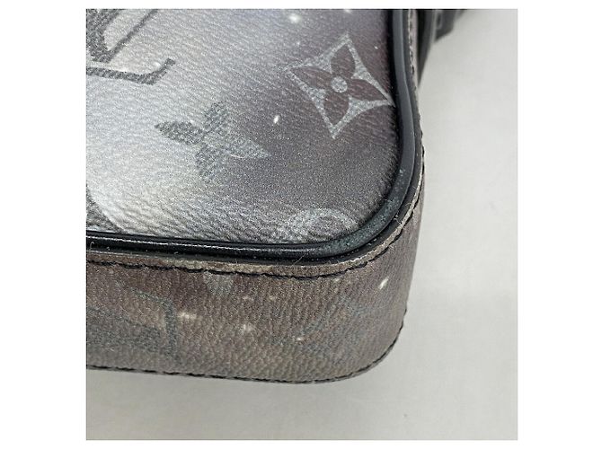 Borsa a tracolla Louis Vuitton Monogram Galaxy Alpha Nero - vista 6