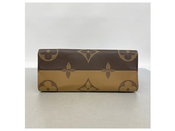 Borsa Tote Louis Vuitton Monogram Giant Reverse OnTheGo MM Marrone - vista 3