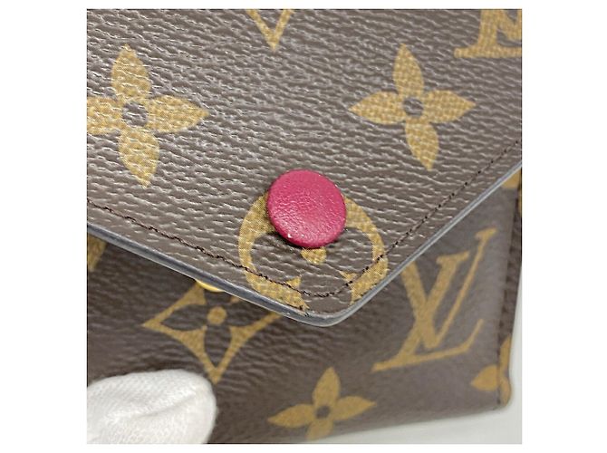 Portafoglio Louis Vuitton Tri-fold in Fuchsia Fuschia - vista 7