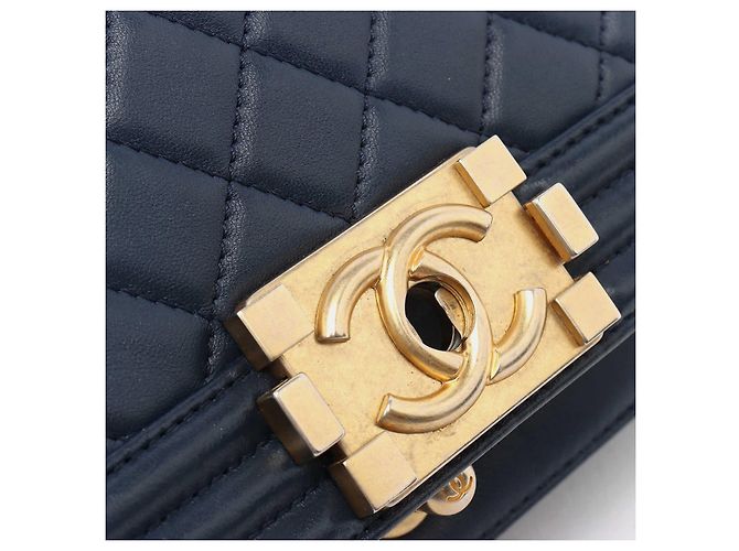 Chanel Boy Medium Blu Navy Pelle d'Agnello Blu scuro - vista 8