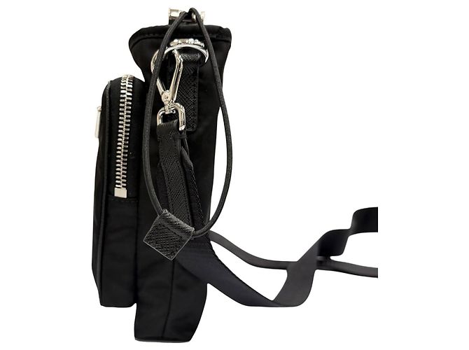 Funda para smartphone Prada en Re-Nylon negro con ribetes de Saffiano - vista 2