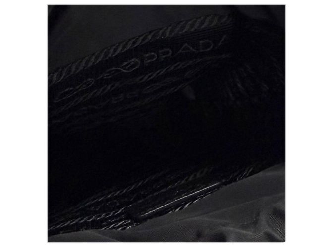 Funda para smartphone Prada en Re-Nylon negro con ribetes de Saffiano - vista 5