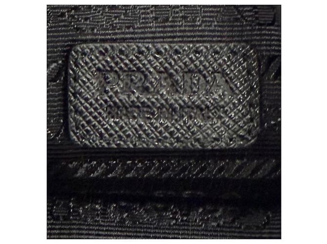 Funda para smartphone Prada en Re-Nylon negro con ribetes de Saffiano - vista 6