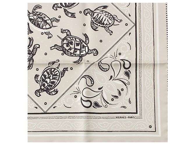 Hermès Seidentuch Les Tortues Brown 55 Braun Beige - Ansicht 7