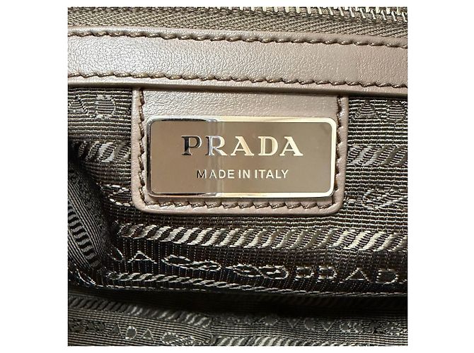 Borsa a tracolla Prada in Vitello Daino marrone - vista 5